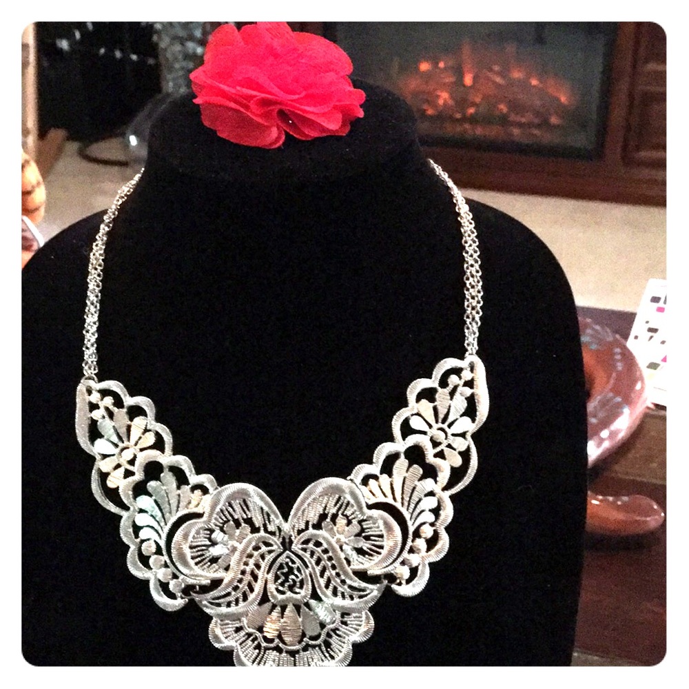 Charming Charlie Costume Jewelry Necklace